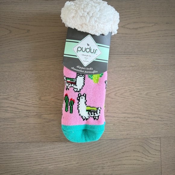 Pudus Llama Print Slipper Socks - Adult Size - Picture 1 of 3